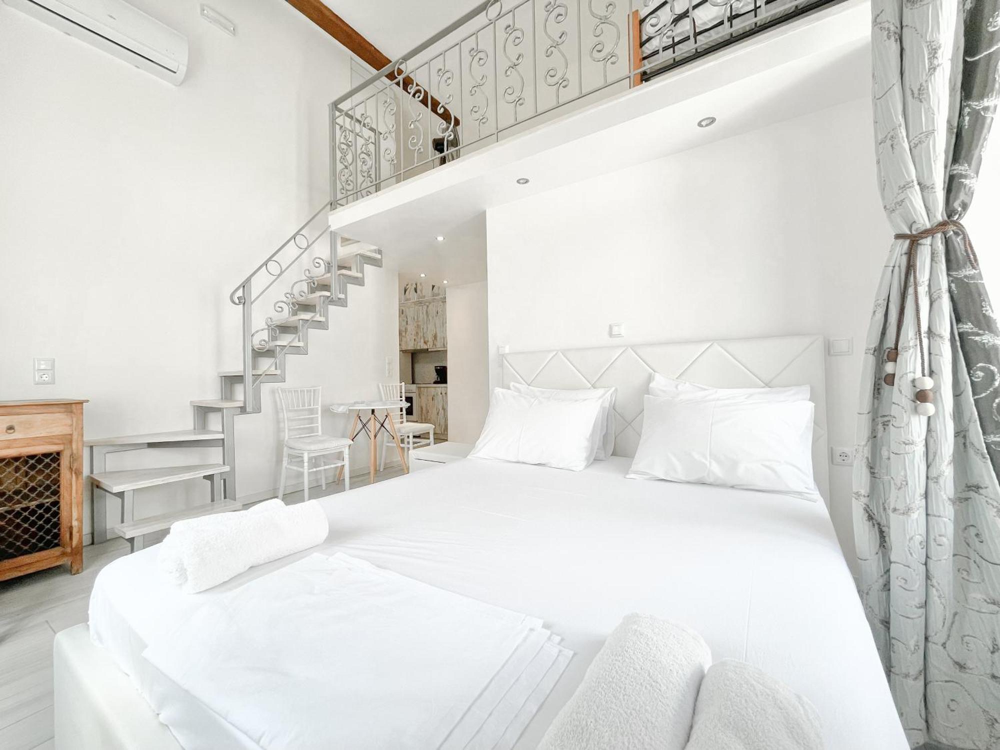 Koróni Xenias Rooms Apartments מראה חיצוני תמונה